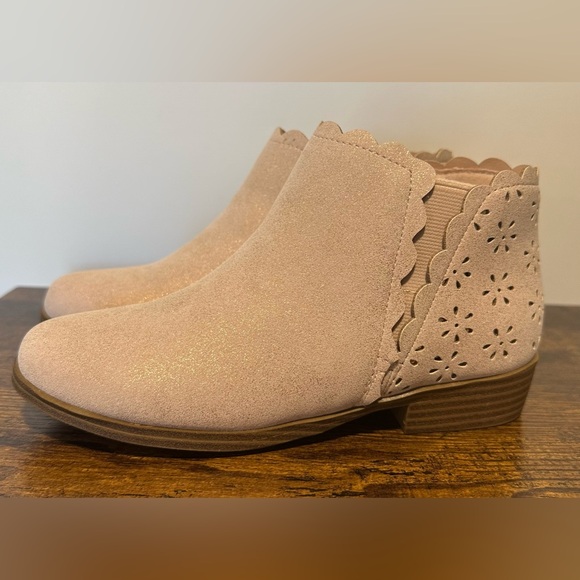 Thereabouts Girls Pima Taupe Shimmer Stacked Heel Booties NWT Various Sizes - Picture 1 of 7